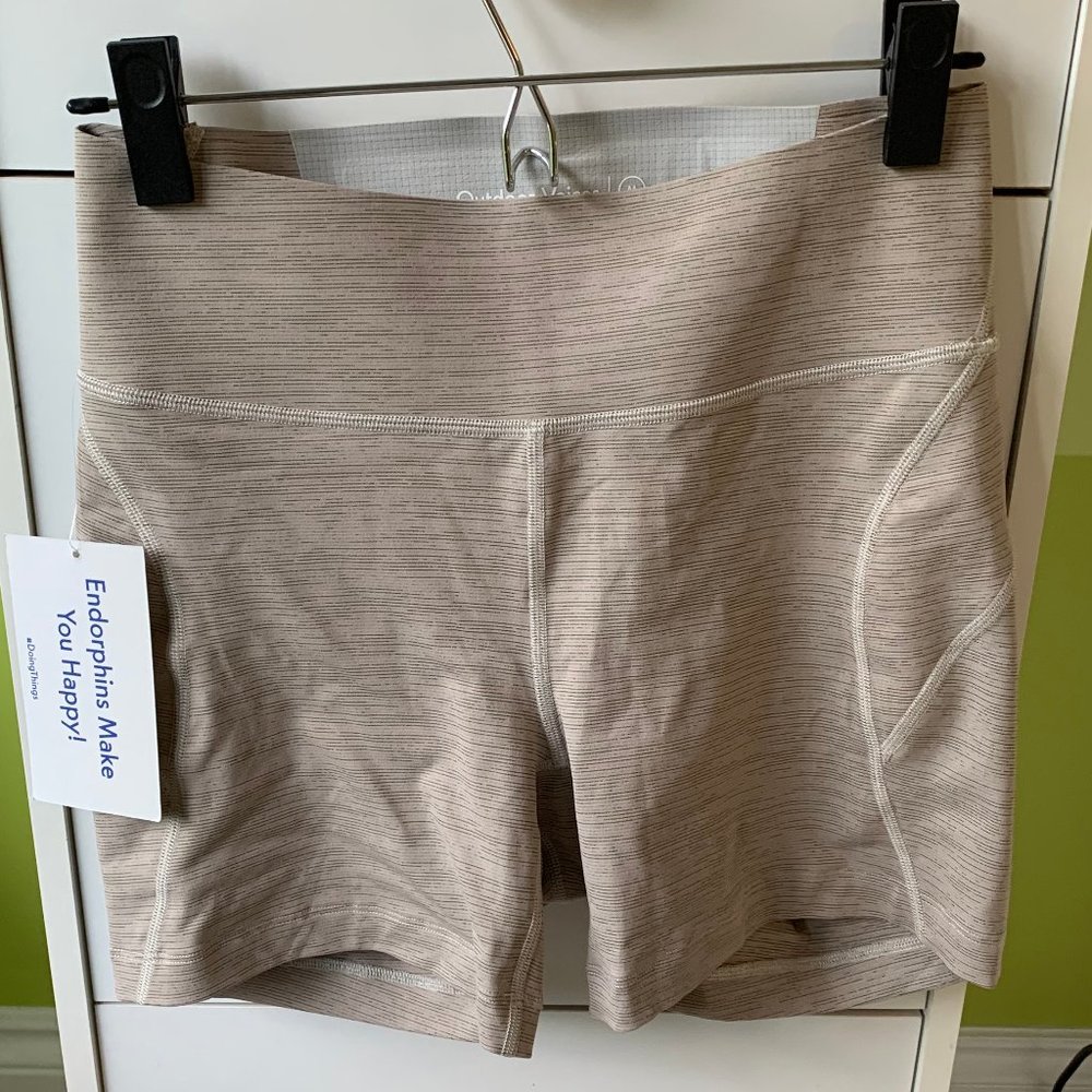 BRAND NEW RARE Outdoor Voices TechSweat Shorts 7" - Picture 2 of 4
